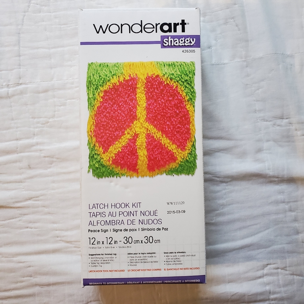 Wonder Art Latch Hook Kit - Peace Sign